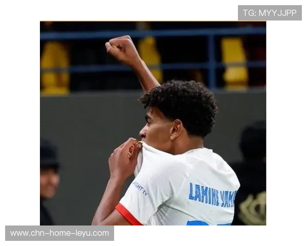 亚马尔单刀冷静推射入网